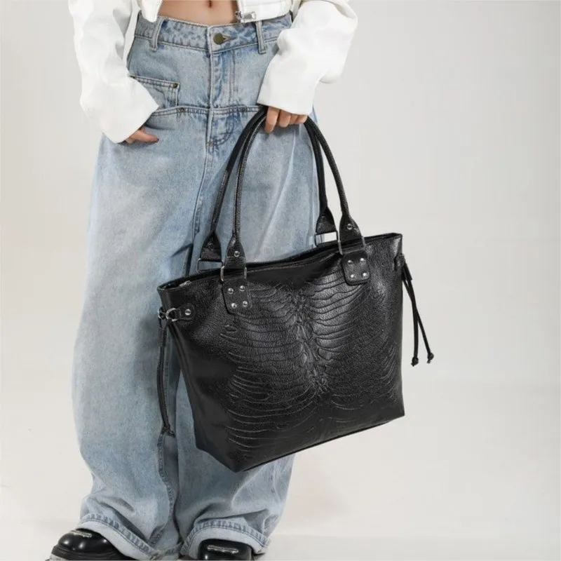 حقيبة كتف أفقية مربعة سوداء كلاسيكية للنساء ذات سعة كبيرة حقيبة يد كروس للسيدات حقيبة ساعي الأعمال غير الرسمية