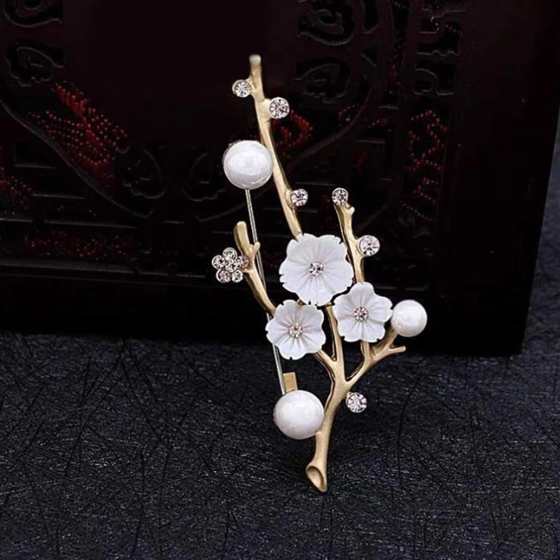 Plum Blossom Flower Pearl Brooch For Wedding Bouquet Wedding Hijab Scarf Pin Up Buckle Women Brooch Clothing Collar Jewelry Pin