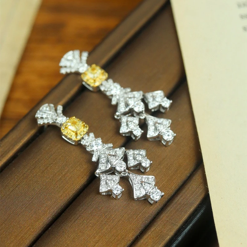 Aazuo 18K High-end Jewelry White&Yellow Diamonds Lovely Flower Stud Earring Gifted For Women Wedding Party Chain Real Gold Au750