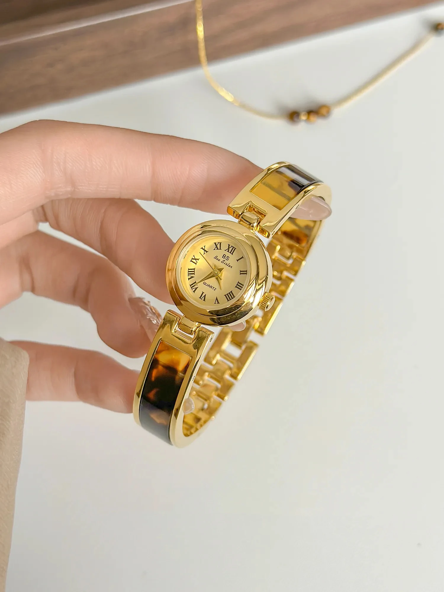 Relojes Retro de alta gama para mujer, resistentes al agua, con números romanos, elegante temperamento, pulsera Vintage de ámbar, cadena, reloj de cuarzo para mujer