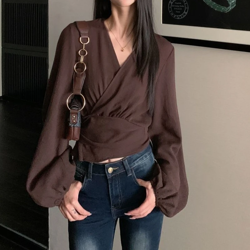 

New Women's Long Sleeve Shirt with A Waist-cinching Design, Flattering and Stylish, Niche Slim-fit Cropped Versatile Top.