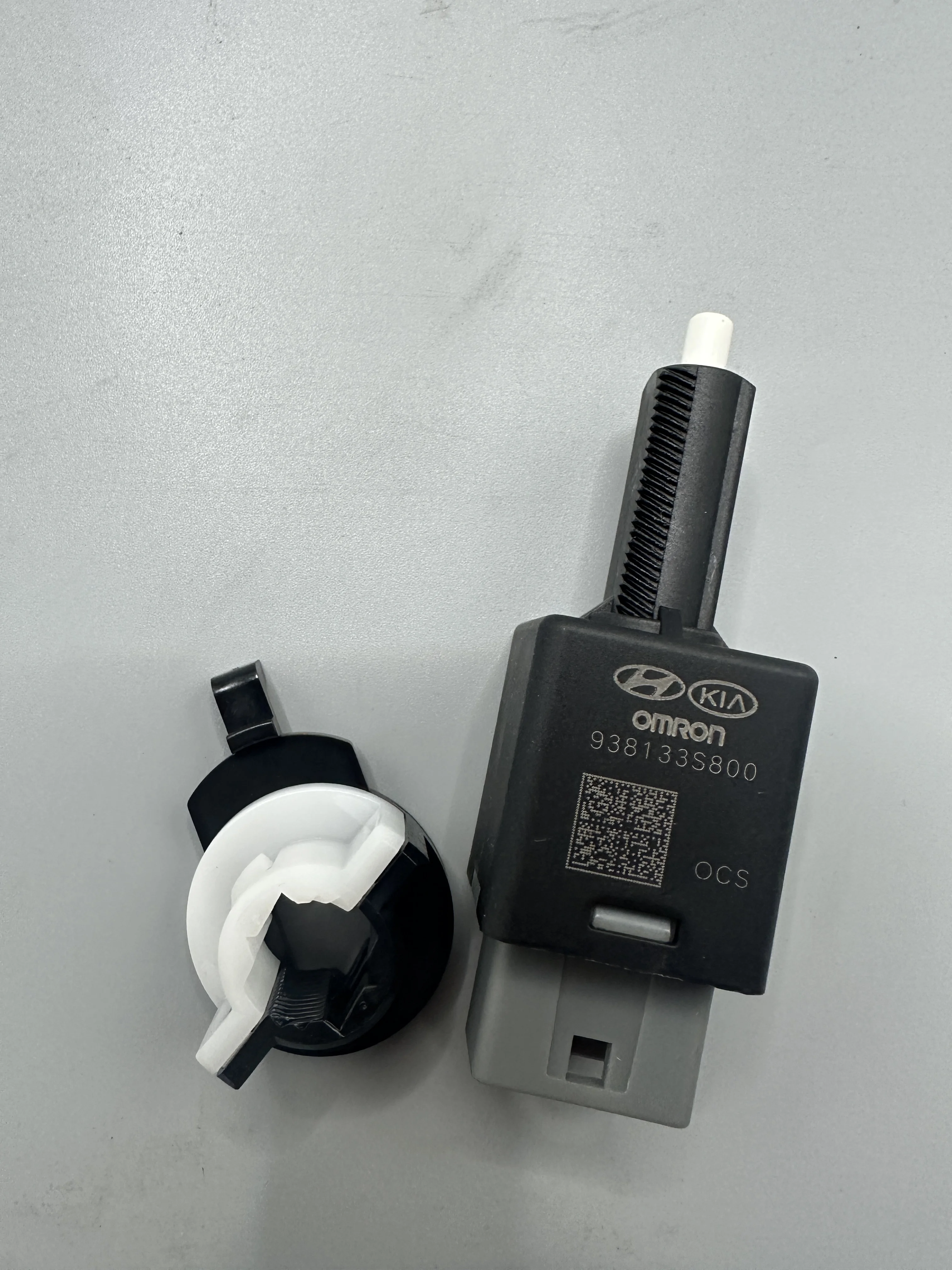 

Stop Lamp switch Assy（4P）938133S800 For Accent Santa Fe Sportage Nitro Optima Cadenza