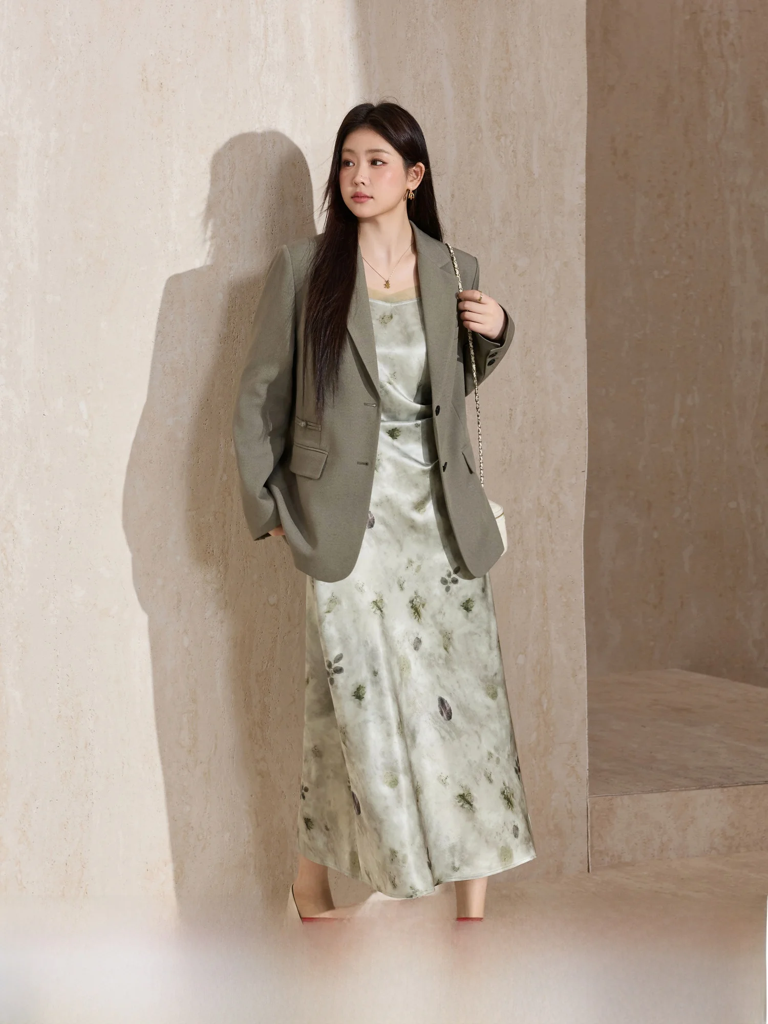 

Синий язык, большой размер, повседневный универсальный костюм для поездок на работу, джет, диффузия водяных чернил, плиссированная талия, Cinching Dr, комплект из двух предметов