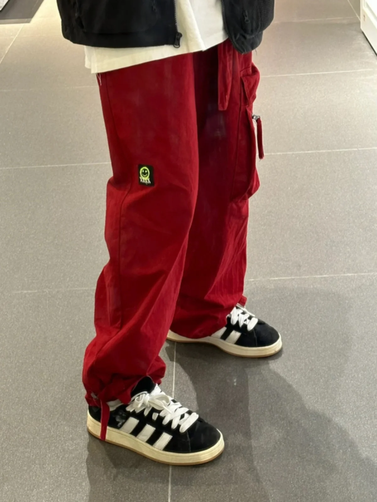 

Красные мужские брюки оверсайз прямого кроя для работы, весна-осень, в уличном стиле, с широкими штанинами, повседневные, с дизайнерскими карманами