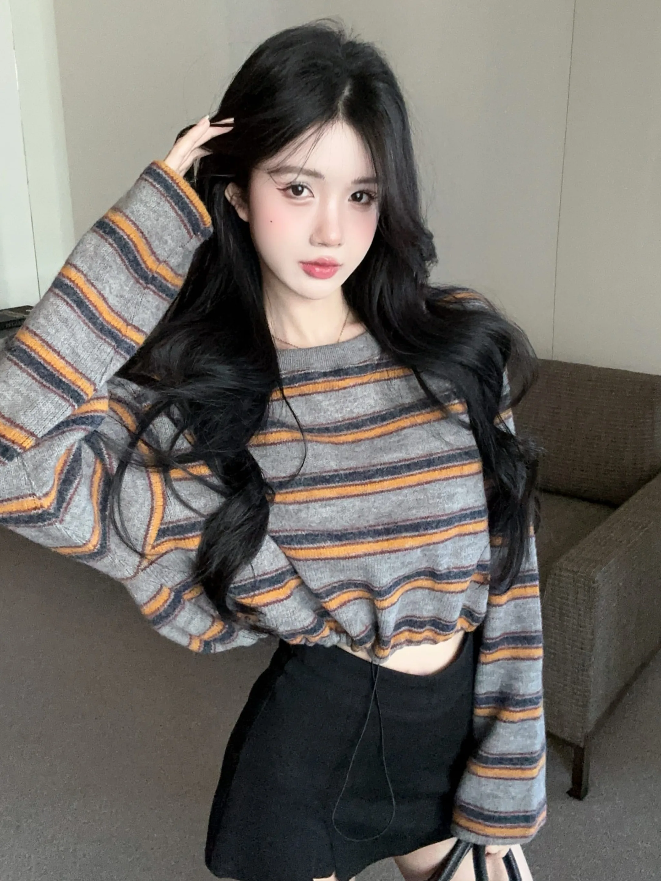 Maglione Retro a Righe con Contrasto di Colore per Donna, Autunno Inverno, Stile Casual e Comodo, Manica Lunga, Bellissimo Outfit...