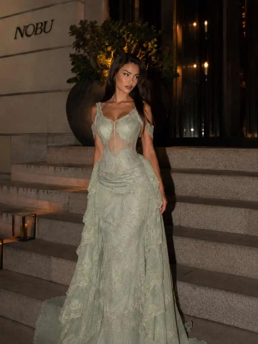 Romantic Evening Dresses V Neck Mermaid Style Sheer Mesh Corset Bodice Ruffled Crinkled Tulle Multi Layered Ceremony Banquet