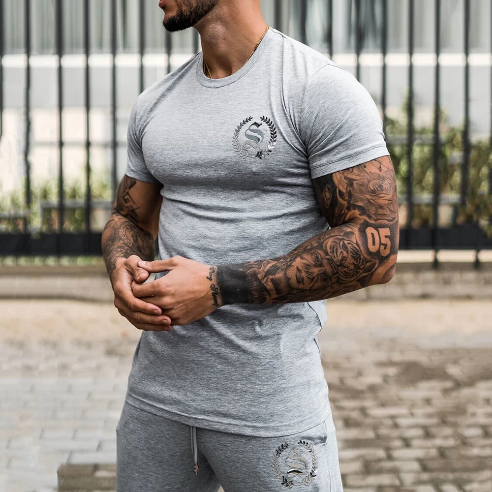 2022 Nieuwe Gym T-shirt Mannen Fitness Sport Katoen Mannelijke Bodybuilding Workout Skinny Tee Shirt Zomer Casual Solid Tops Kle