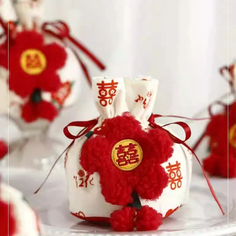 

10PCS Wedding Candy Bag Red Flower Candy Bag Wedding Candy Bag Gift Bag for Guests' Hands Pulling Rope Bundle Fabric Candy Bag