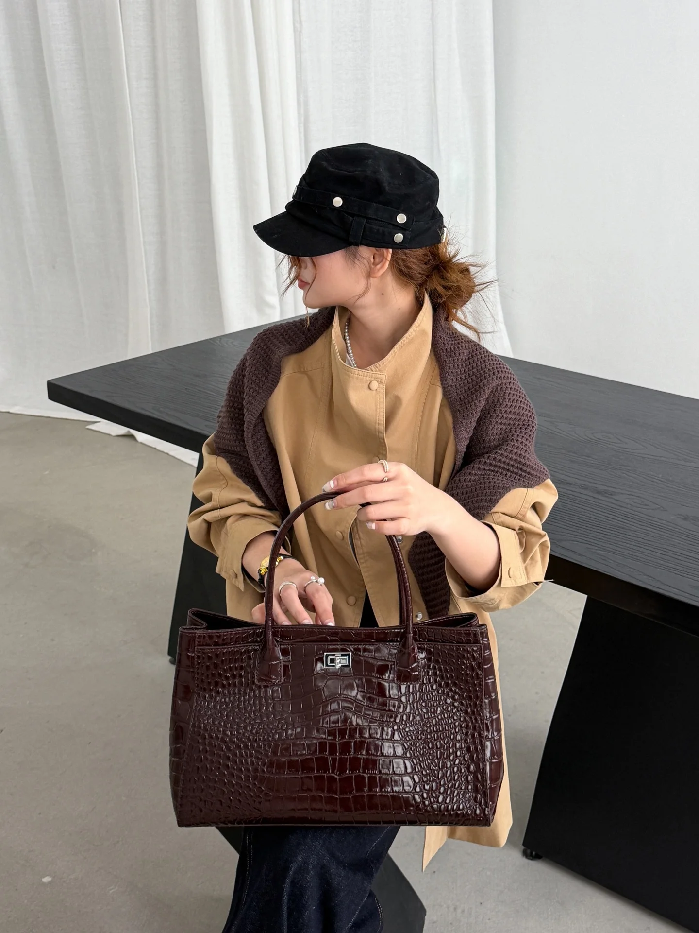 genuine cowhide Embossed Croc Tote Purse, Aidrani Retro Top Handle Shoulder Bag, Casual Handbag for Women Daily Use