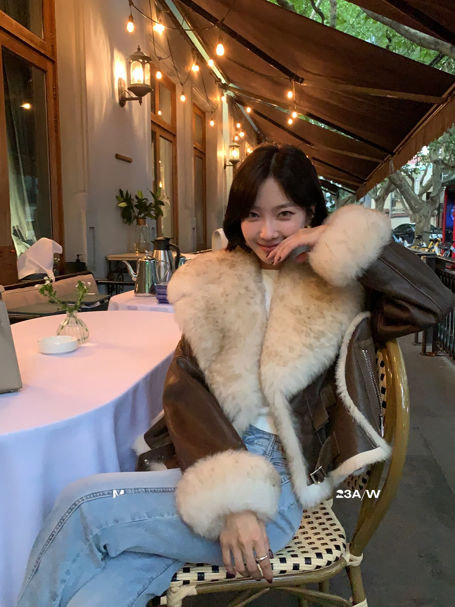 

Yegaxuefei 2025 Новое шерстяное пальто с мехом, женское зимнее пальто с большим меховым воротником, цельное кожаное пальто с мехом, бренд ManMona, мех из кролика