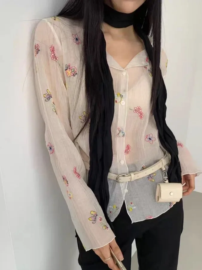 

Elegant Gentle Wind Women's Shirt Chic New 2026 Spring Lightweight Embroidered Flower Button-Up Open Shirt