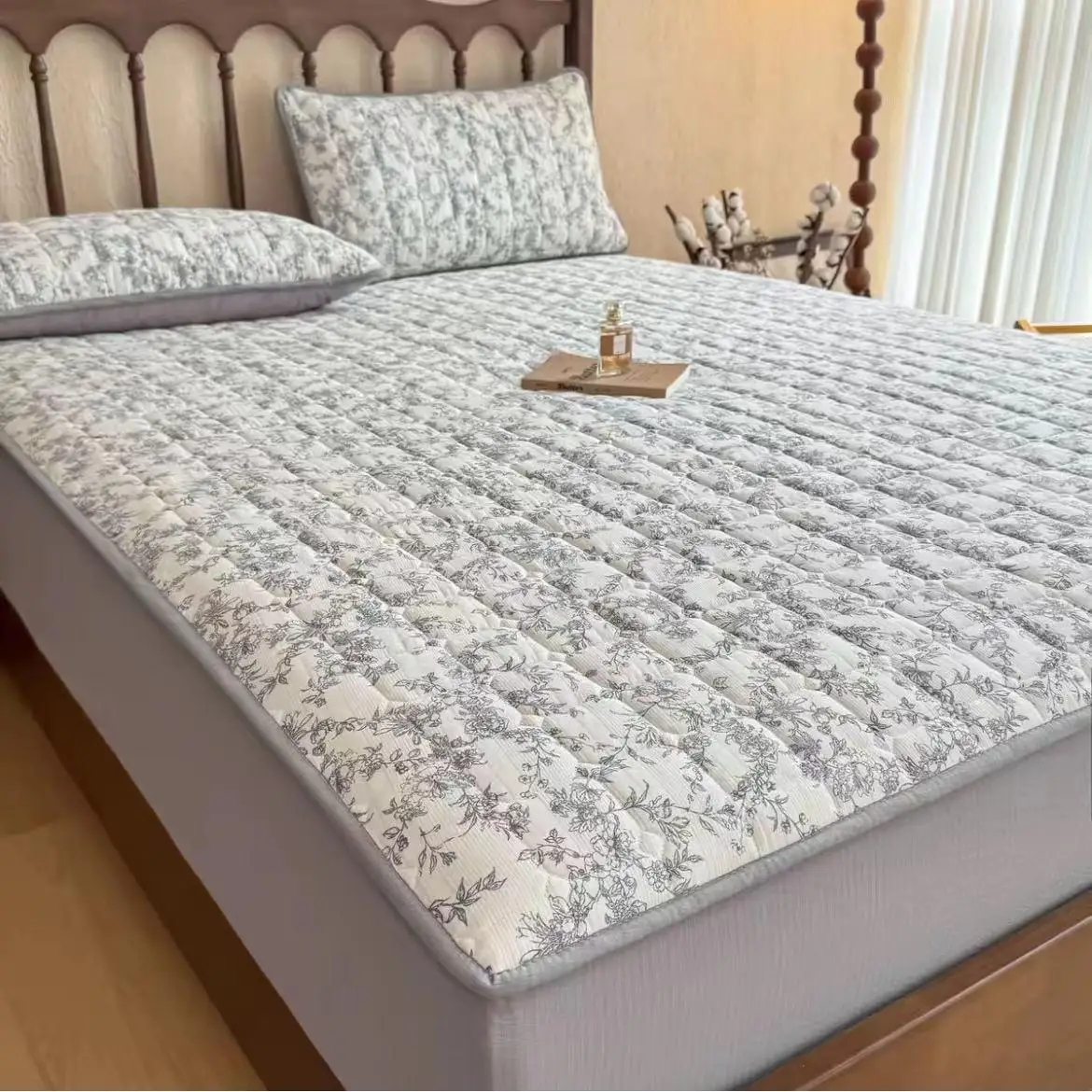 

Thickened Cotton Bed Skirt Cloud Sensation All Season Full Enclosure Anti Slip Dirt Proof Mattress Protector Cover Three Piec...