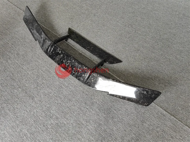 لامبورغيني هوراكان EVO قطع غيار السيارات مزورة ألياف الكربون الخلفي الجذع الشفاه المفسد