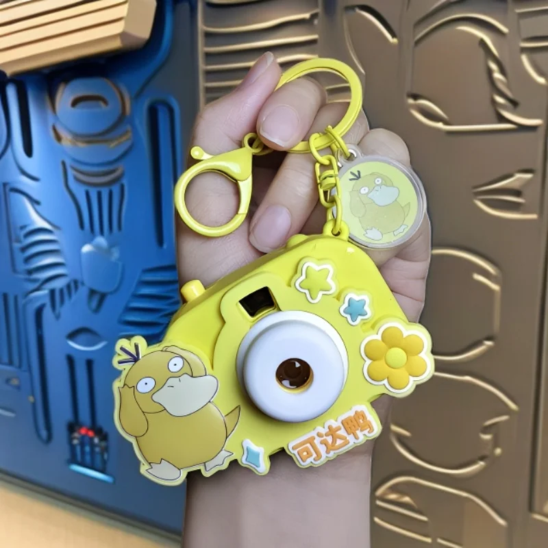 Pokemon simpatico personaggio luminoso proiezione fotocamera portachiavi Anime Pikachu Squirtle portachiavi zaino accessori ragazza regalo giocattoli