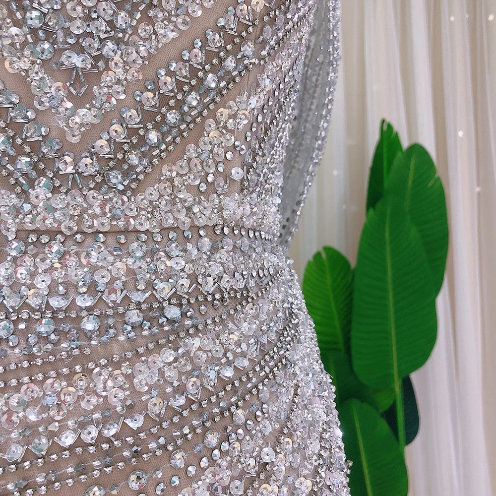 Sharon Said Luxuriöses Silbernes Meerjungfrauenkleid für Hochzeitsfeier mit Cape, Perlenbesetztes Schlitz-Abendkleid SS035 Maßanfertigung – Detail 13