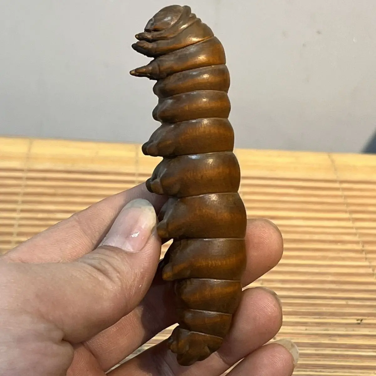 Hand Carved Wood caterpillar insect Statue Figurine Desktop Ornaments Home Decoration Crafts Tea Pet Decor