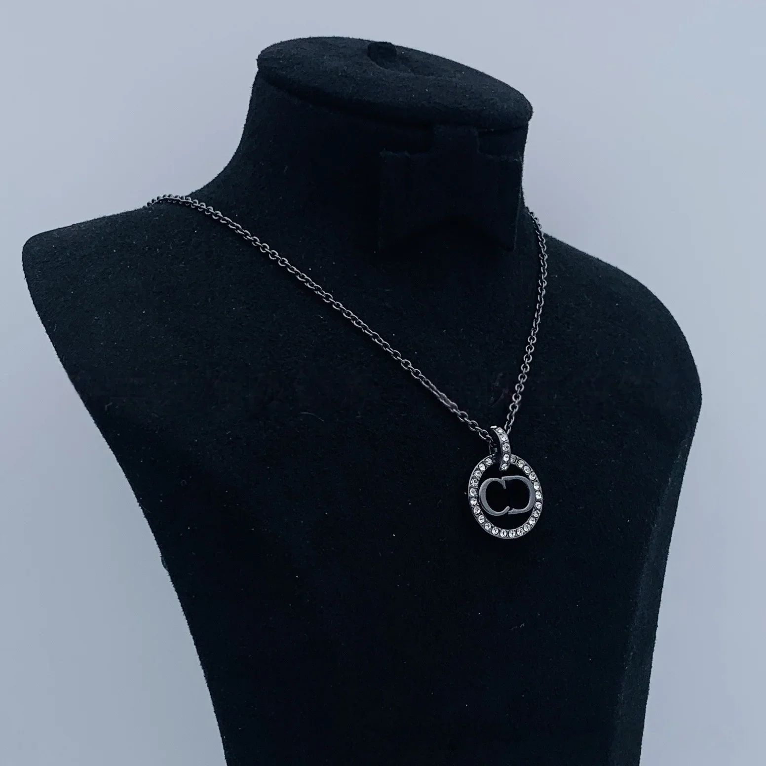 2025 قلادة جديدة بتصميم ريترو ستايل مجوهرات عصرية متعددة الاستخدامات مناسبة لأي مناسبة كهدية