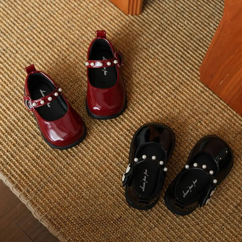 

Toddler Girls Princess Style Dress Shoes with Shiny Beaded 2026 New Spring Kids Mary Jane Flats Soft Sole Classic Party Footwear