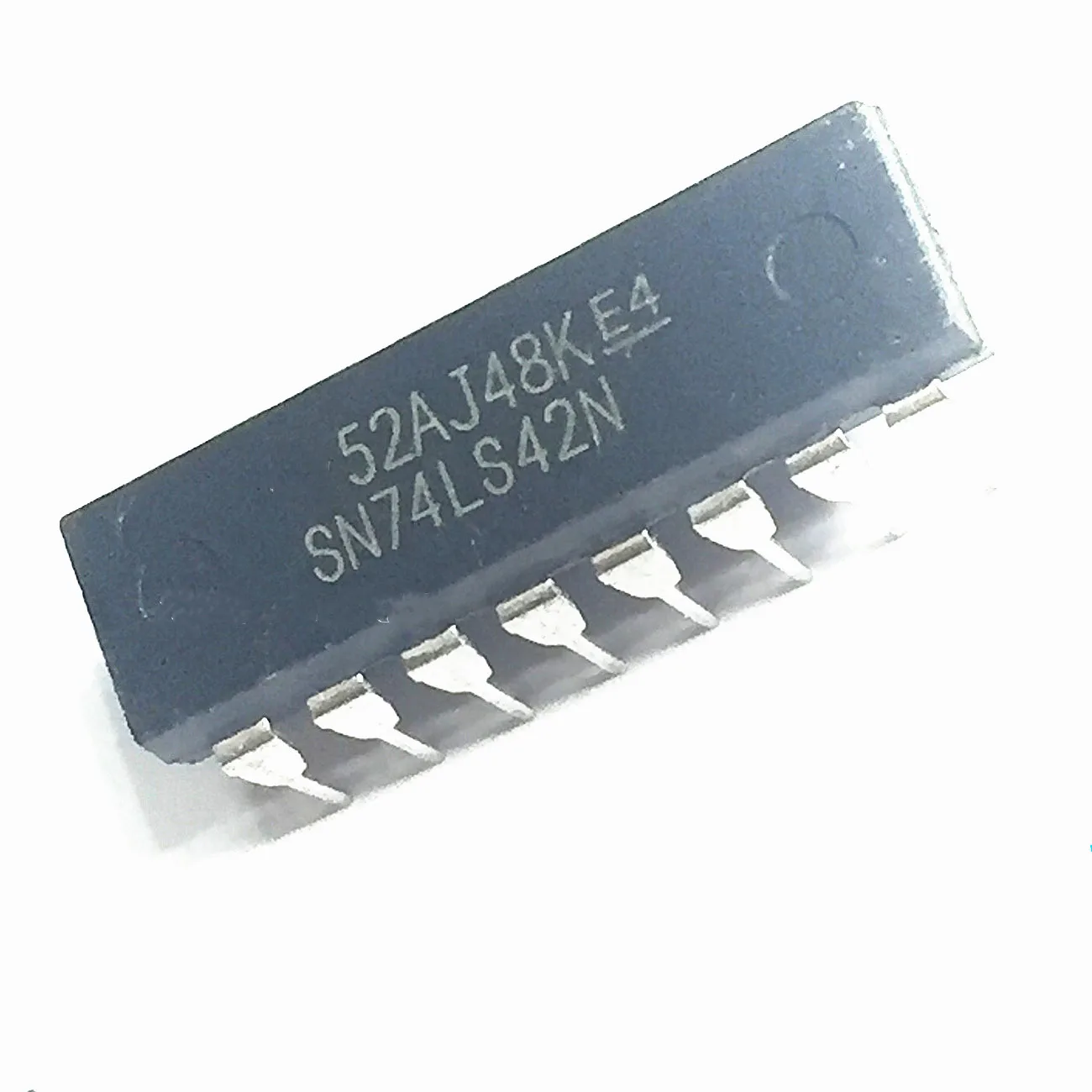 10PCS/LOT NEW SN74LS42N 74LS42  DIP-16 HD74LS42P Decimal decoder  In Stock