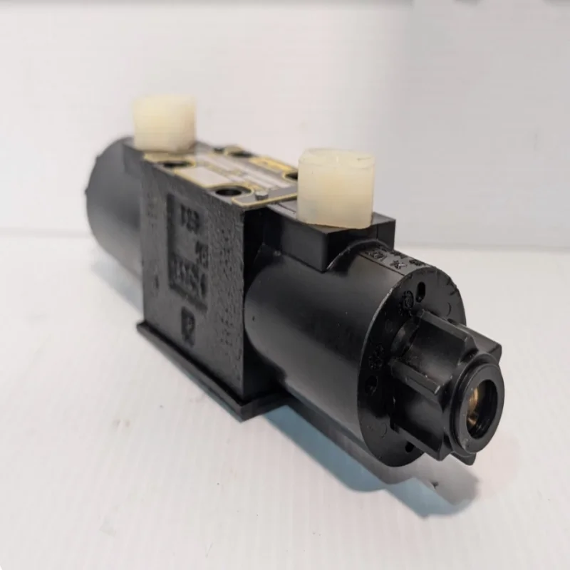 العلامة التجارية الجديدة الأصلي صمام التحكم الاتجاهي النسبي D1VW001ENJW91 D1VW20BNJW 	    D1VW1CNJW