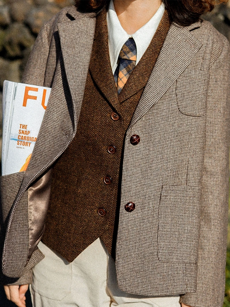 

Briti Sle Woolen Vest with Herringbone Pattern And Paris Button Full Cotton Plaid Design ort Length V-Ne Women's Jaet