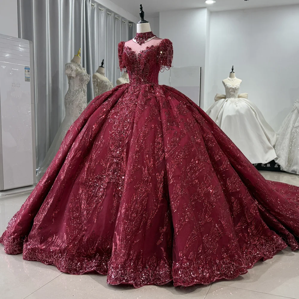 Abiti da sera di lusso 2025 mezza manica o-collo ricamo di cristallo con perline buco della serratura sul retro abiti lunghi rossi per occasioni speciali