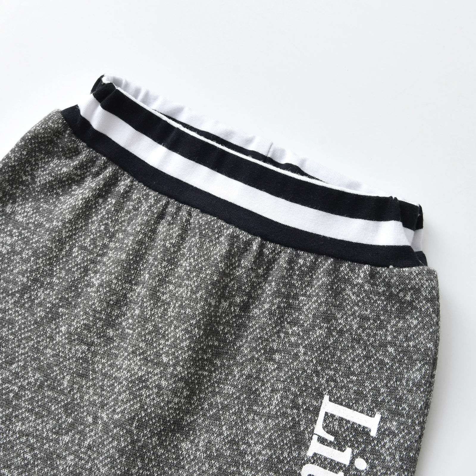 Set di vestiti primaverili autunnali per neonati per neonati Set di pagliaccetti con cappuccio a maniche lunghe in cotone Top e pantaloni per bambini