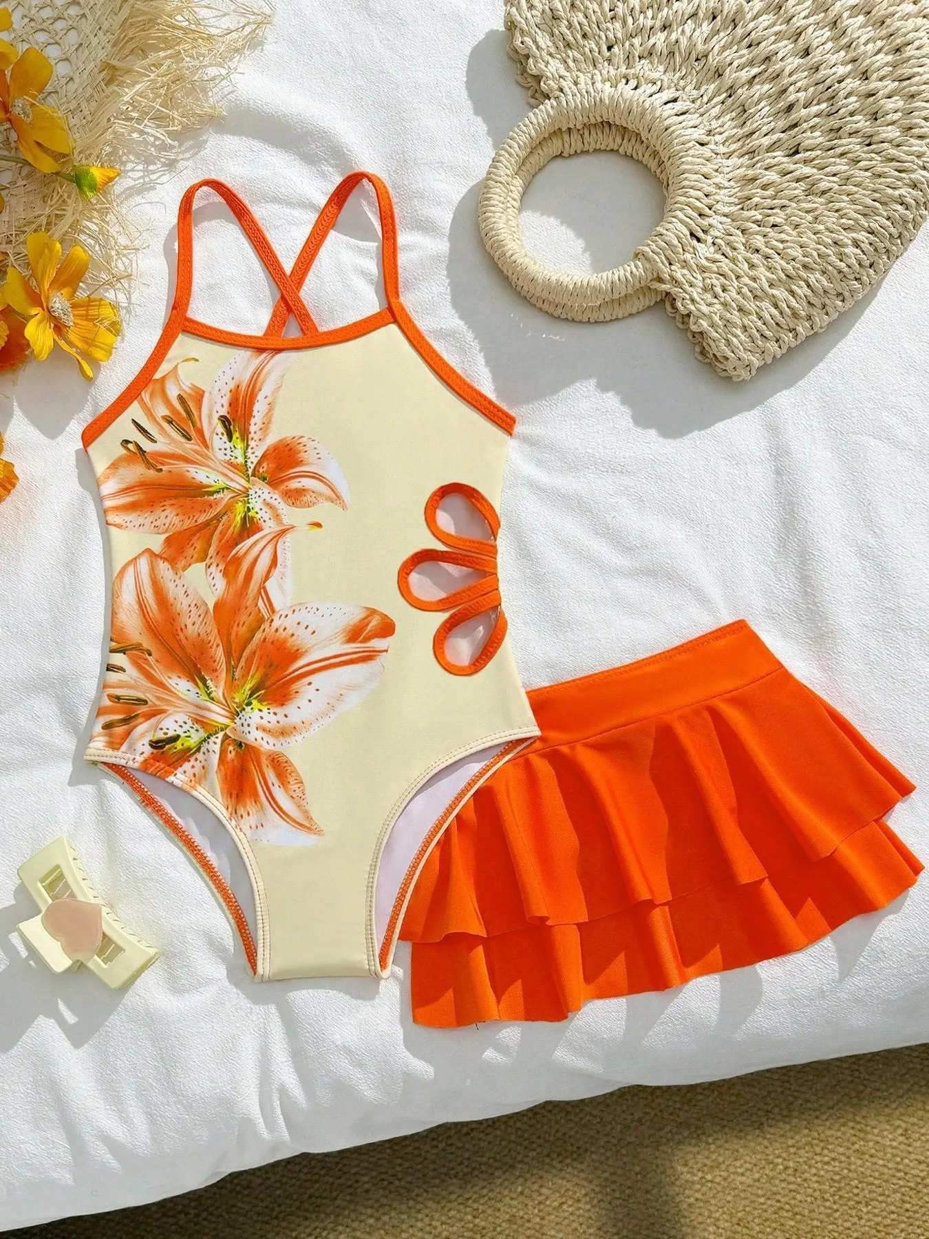 Set costume da bagno in 2 pezzi per bambina, costume da bagno intero con scollo incrociato sul retro e motivo floreale Cream Lily e costume da bagno i