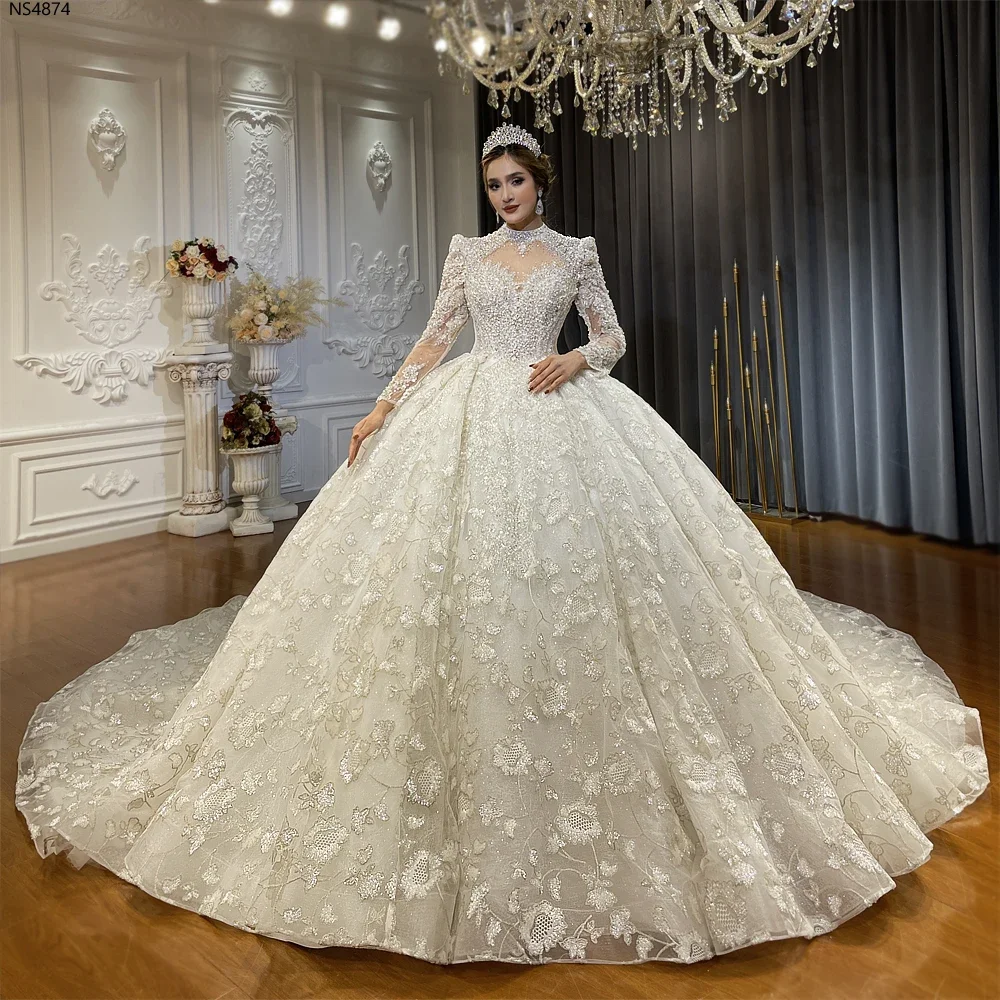Maßgeschneidertes Hochzeitskleid mit hohem Ausschnitt, elegantes Brautkleid für Bräute von Amanda Novias Official