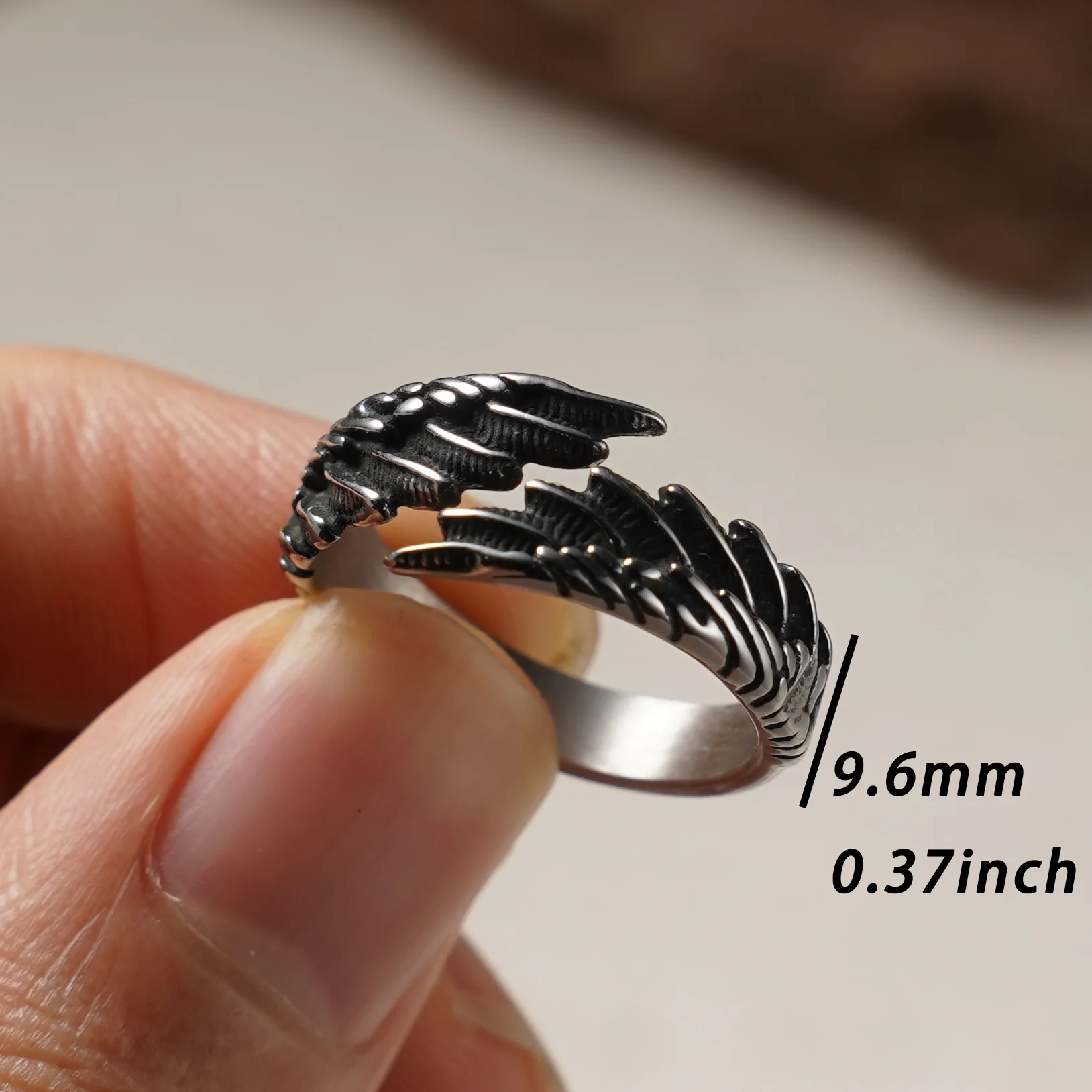 Vintage Herrenring mit gealterten Engelsflügeln, offener Feder-Ring aus 316L Edelstahl, perfekt für den täglichen Gebrauch, Partys und als Geschenk. – Detail 6