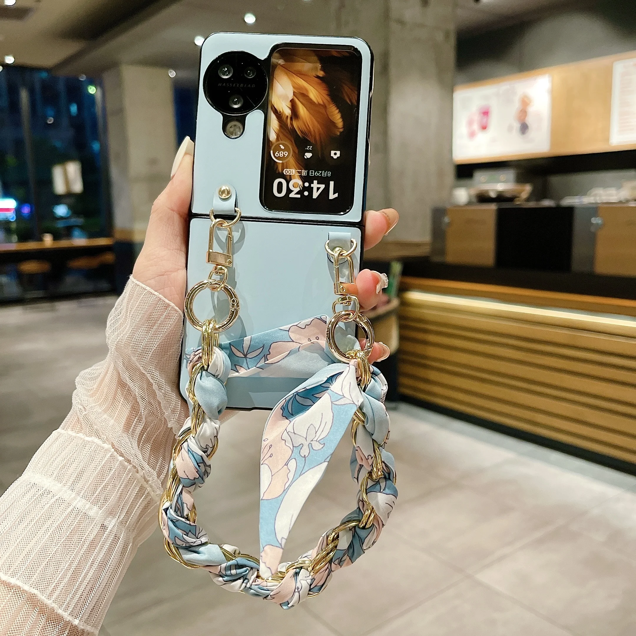 

Blue Morandi Scarf Bracelet Hand Straps Chain Hard PC Shockproof Phone Case For OPPO Find N3 Flip / N2 Flip Back Cover