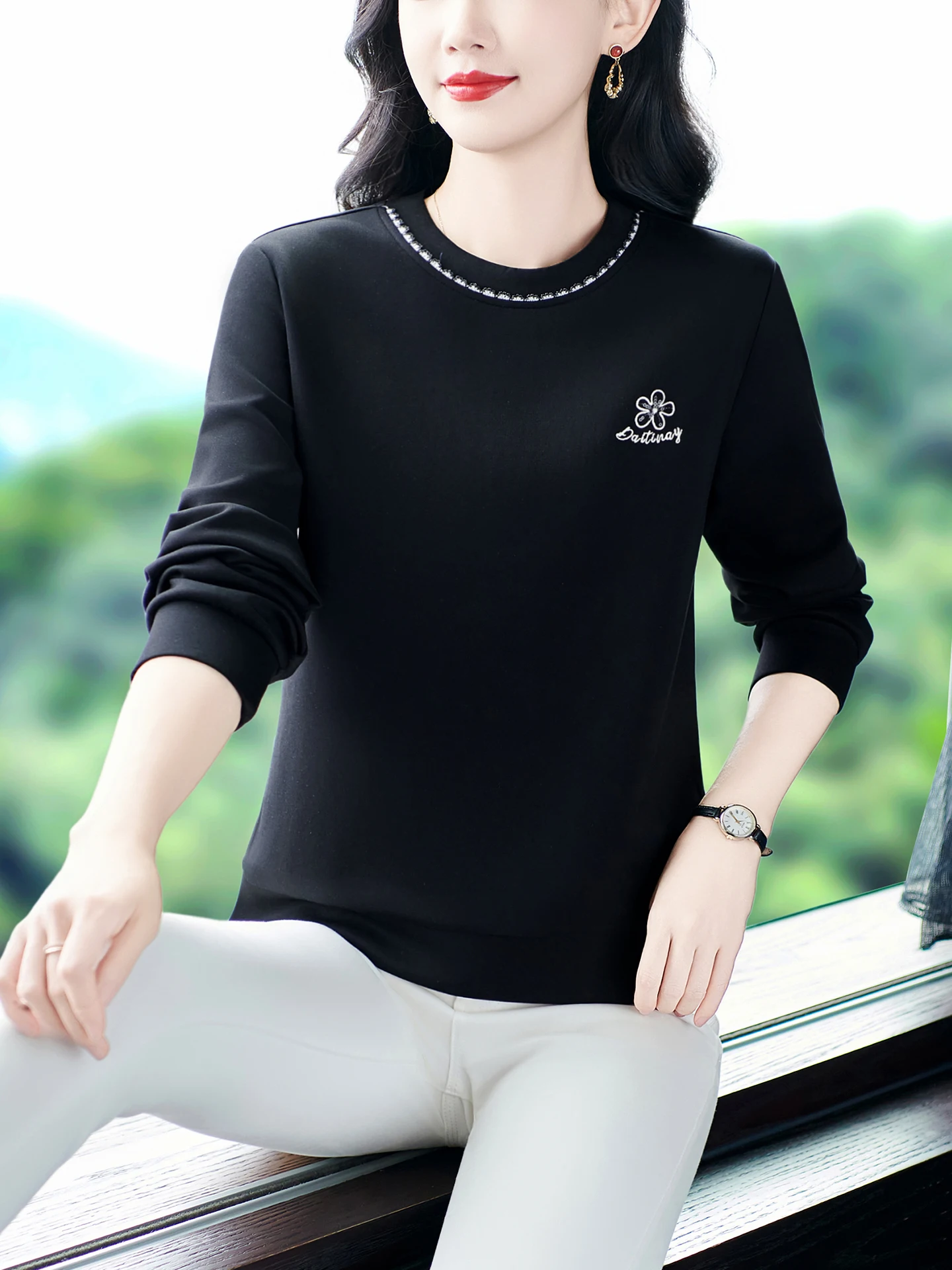 

Ele Embroidered round Ne Long Sve Hoodie Women's Faion Spring Autumn Mom Coat Versatile Agel Overhead irt