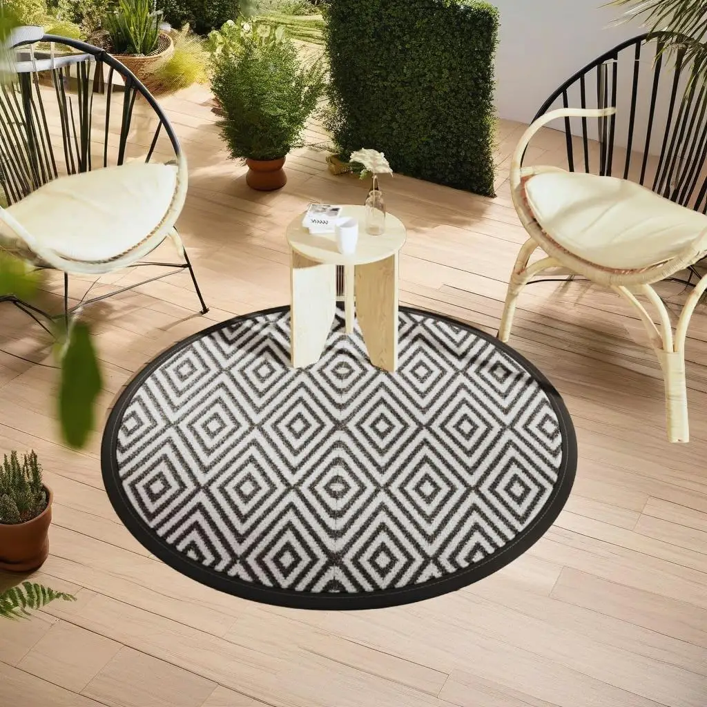 Stylish Ø120cm Black & White Outdoor Rug - Durable PP Material for Patio & Garden Decor