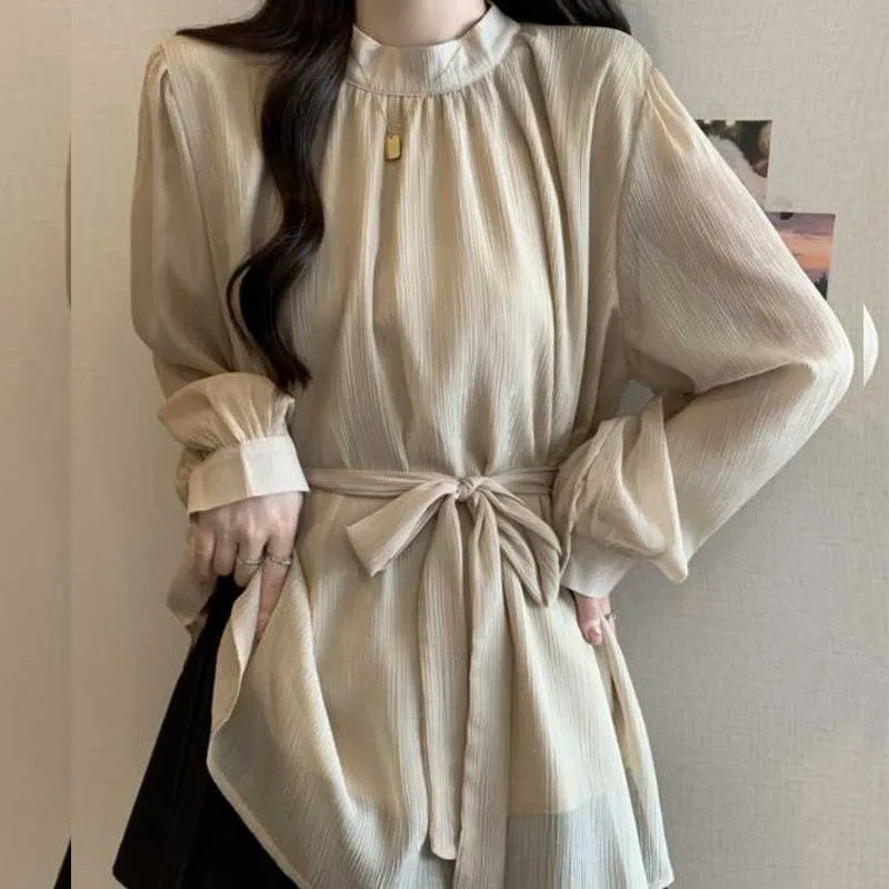 Frühling und Herbst Design Schnür-Taille Langarm-Shirt Damen 2025, große Größe, lockeres, schlankes, mittellanges Oberteil