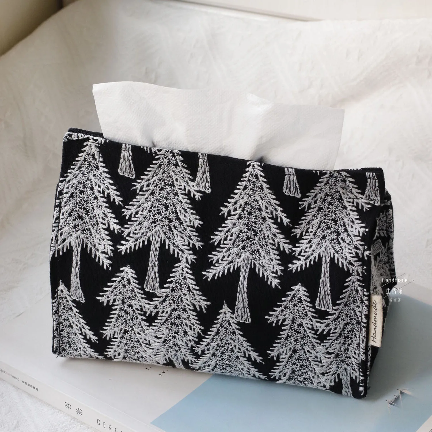 

Embroidered Butterfly Tissue Box Cover - Natural Linen & Cotton Fabric Drawstring Pouch, Reusable Home Decor with Floral Design