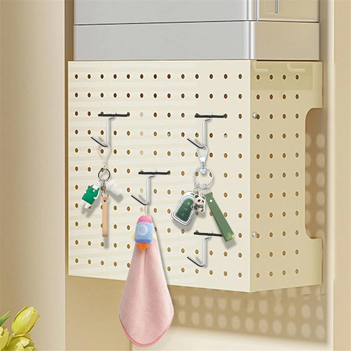 AT59 Peg Locks Plastic Pegboard Hook Locks Pegboard Display Hook Organizer Fixer Peg Board Hook Clip Retainers 100pcs