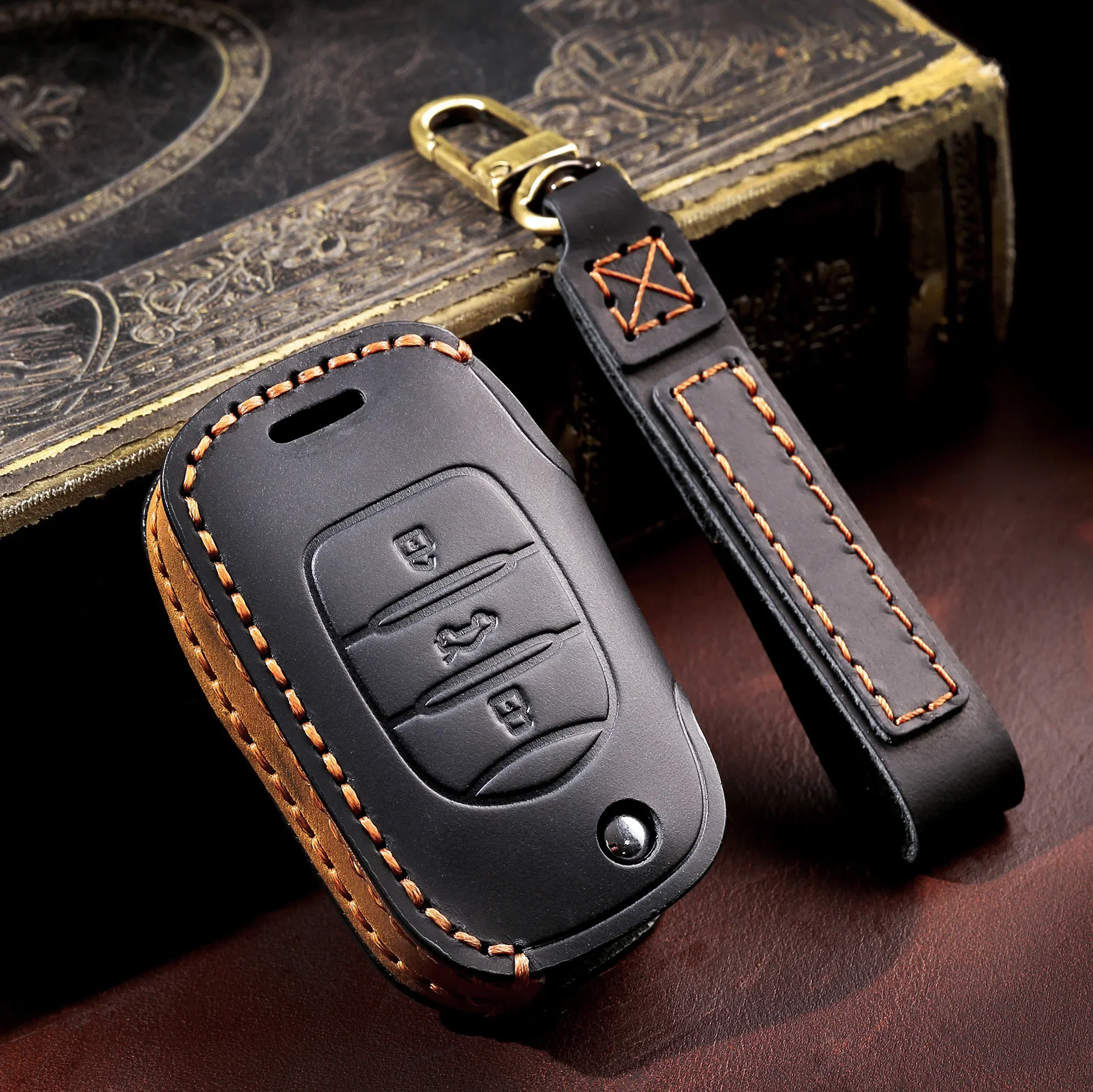 

1pc Leather 3 Button Folding Key Cover For Wuling Baojun Key Case 510 730 560 310 E200 530 All-inclusive Car Accessories Shell