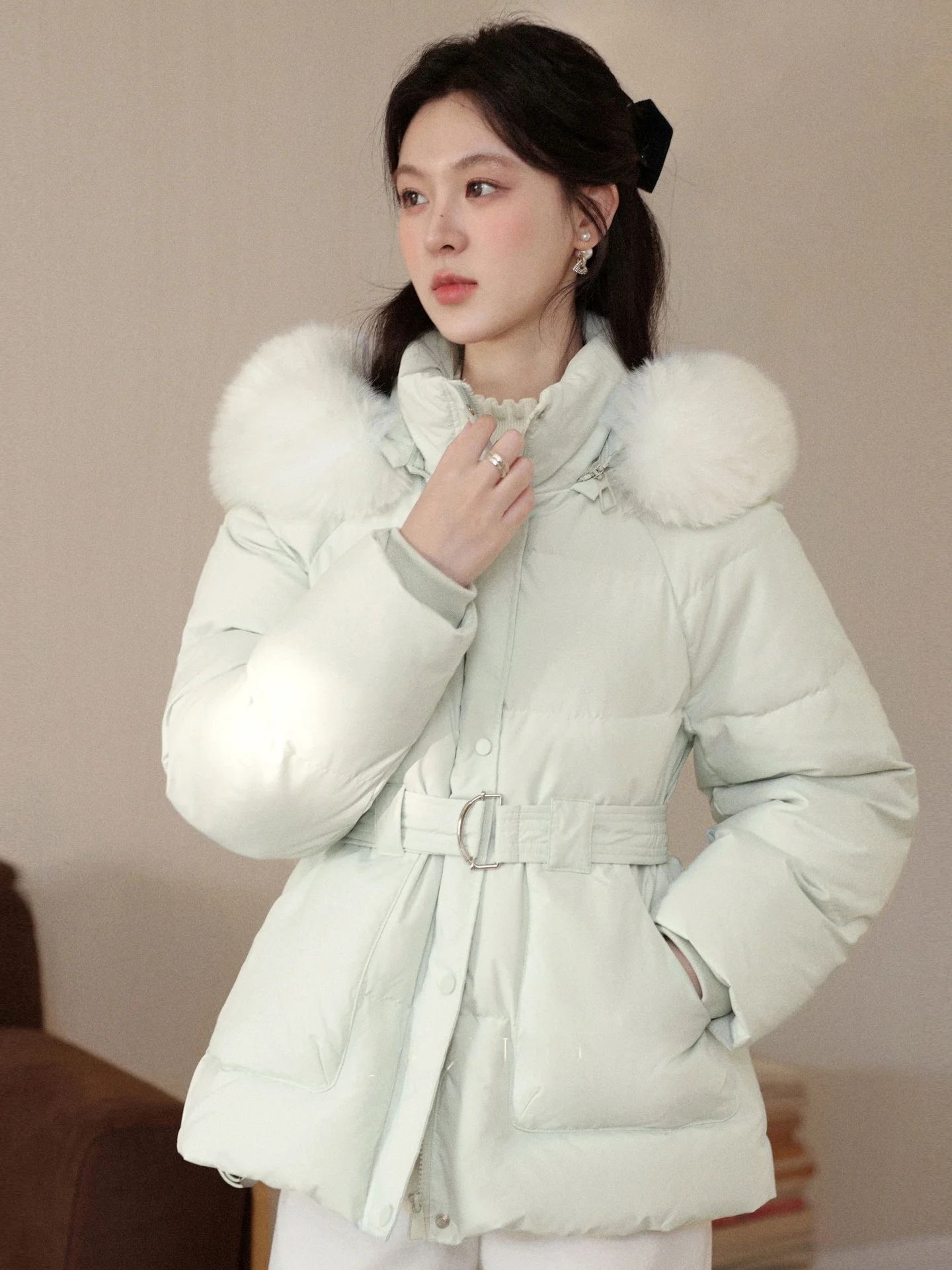 

Зимняя куртка-пуховик South Deer Winter Love Song: утепленная женская верхняя одежда средней длины с отстегивающимся капюшоном, повседневный стиль