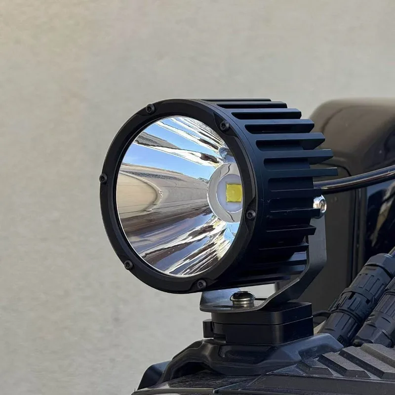 Off-road modification, medium net shot high beam, roof shot A live shot reversing