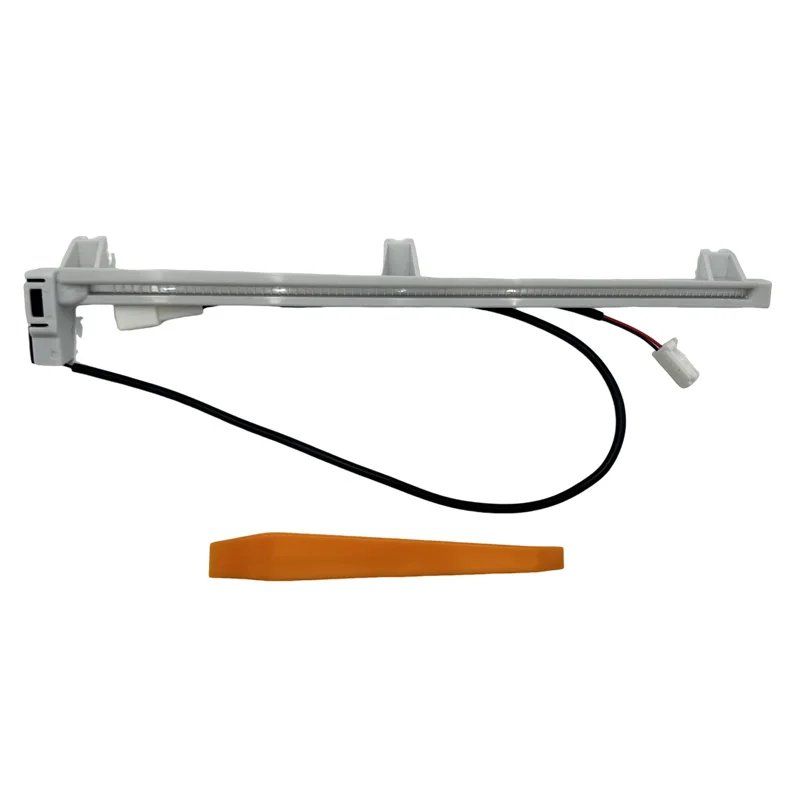 Barra de luz atmosfera interior do carro console central lâmpada decorativa led gelo azul adequado para toyota camry xv70 2018-2023