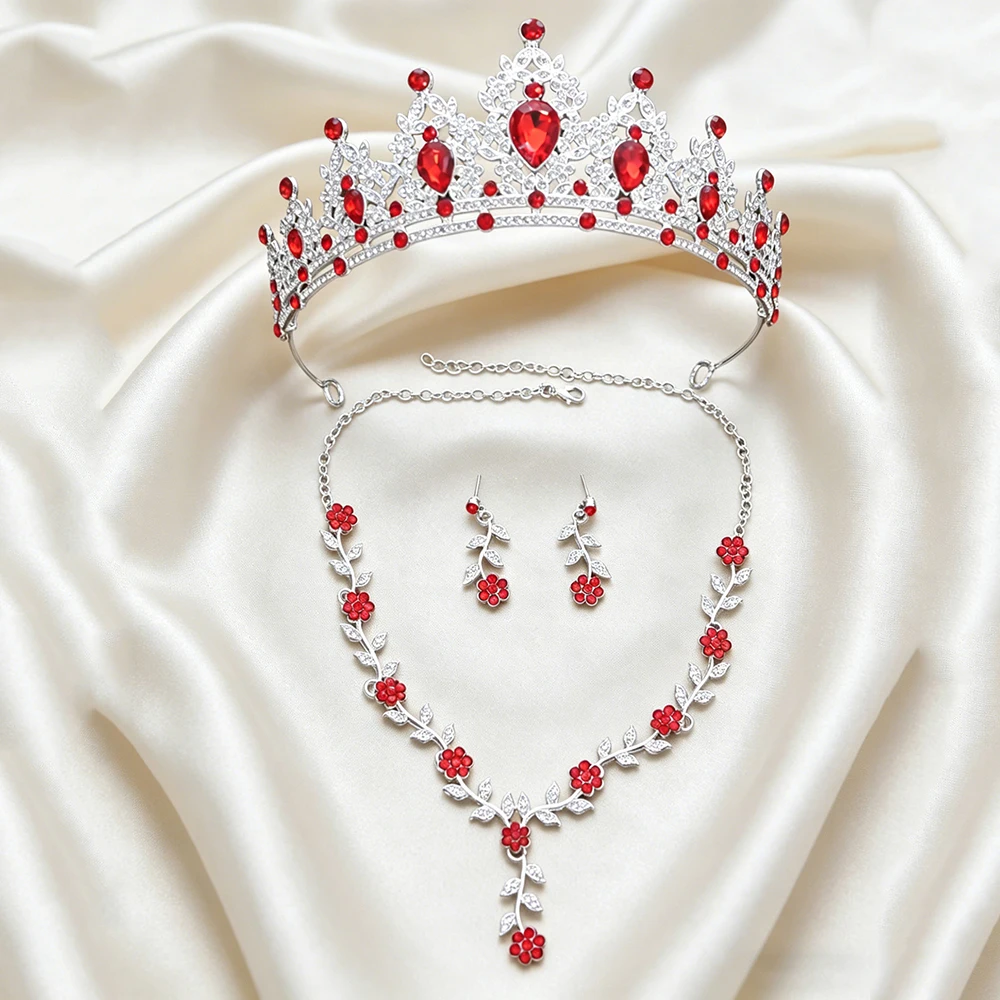 joias-florais-vermelhas-para-noivas-tiara-de-strass-colar-e-brincos-acessorios-elegantes-para-casamento-e-ocasioes-formais