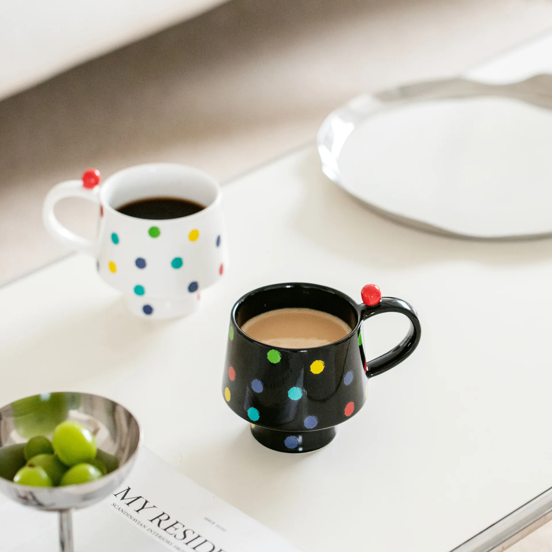 Colorful Polka Dot Mug Niche Creative Coffee Cup Ceramic Coffee Mug Cup Black White Cute Drinking Mug with Lovely Red Beaded Dec