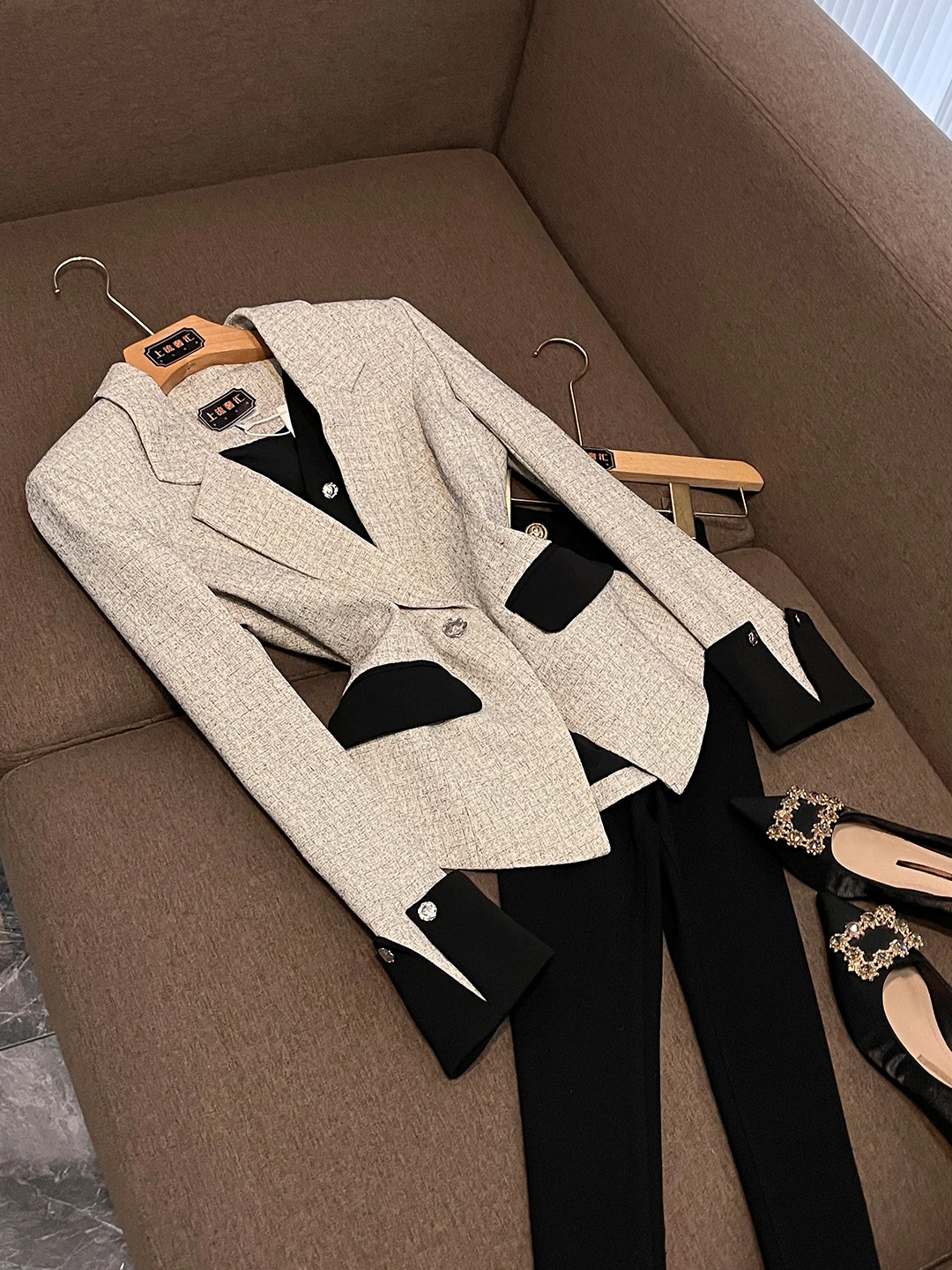 

Женский костюм Briti Sle с эффектом похудения, повседневный модный осенний топ с застежкой на талии X662, длинный свек с цепочкой