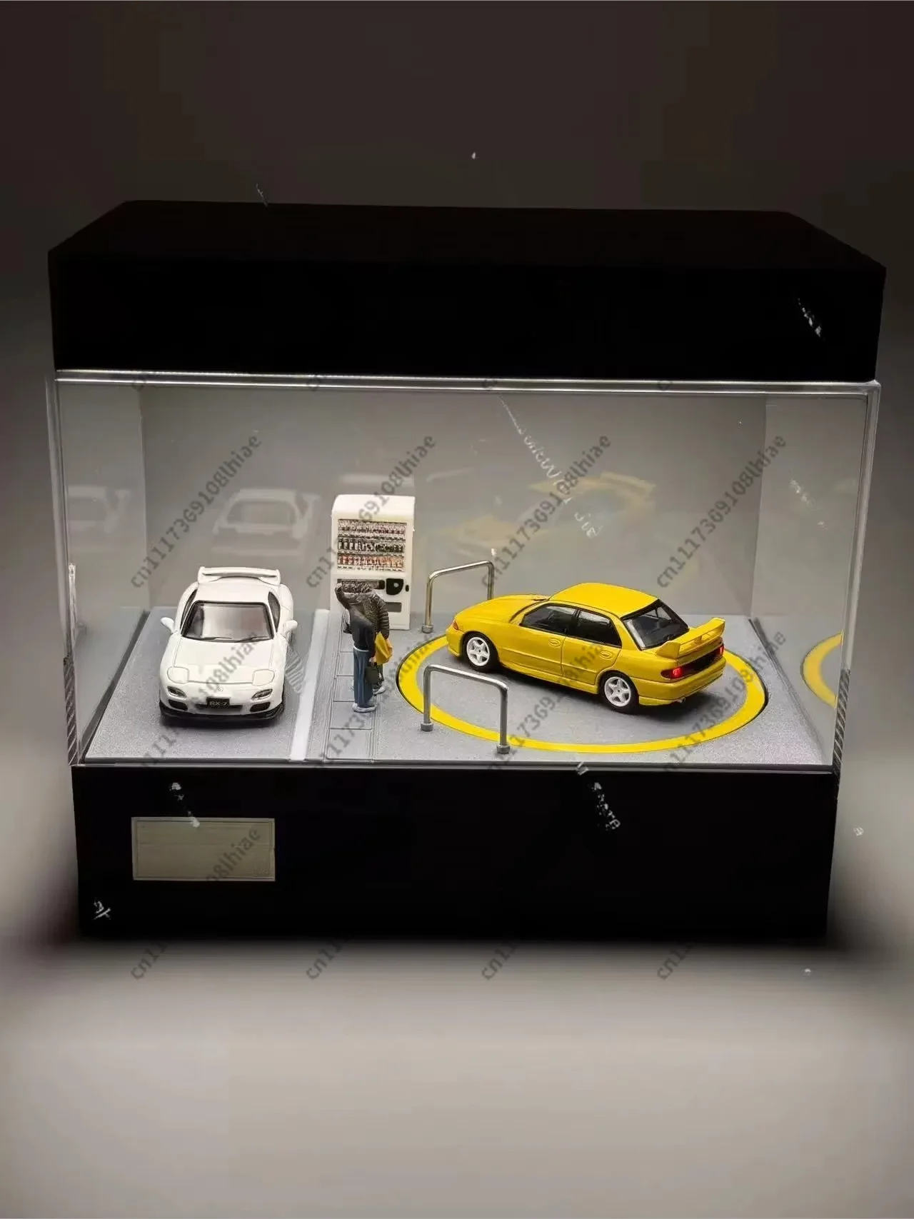 1/64 Scale Rotating Parking Garage Diorama, Desktop Display Case for 24 Model Cars, Battery-Powered Car Showcase