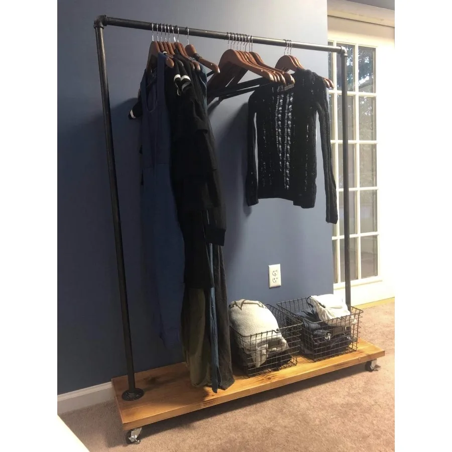 رف الملابس الصناعية للأنابيب مع عجلات لحلول تخزين الطراز العتيق في الاستوديو المنزلي أو المساحات البوتيكية Du