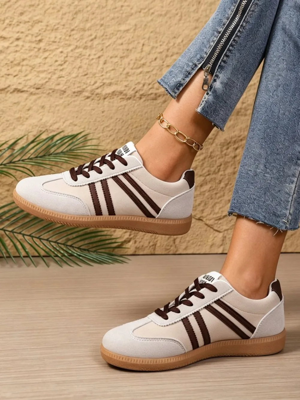 Leichte, bequeme Sneaker, modische, gestreifte Sportschuhe mit Schnürung, Damen-Freizeitschuhe, atmungsaktiv, niedrig geschnitten, mit Gummisohle. – Detail 4