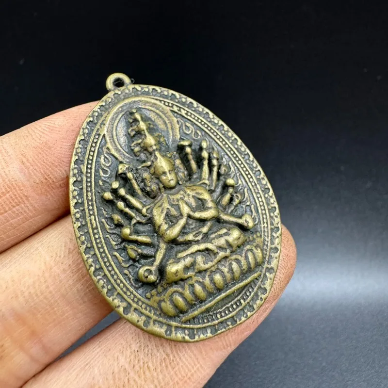 Brass Thousand Hands Guanyin Buddha Pendant Ornament Old Pendant Tibetan Jewelry Crafts