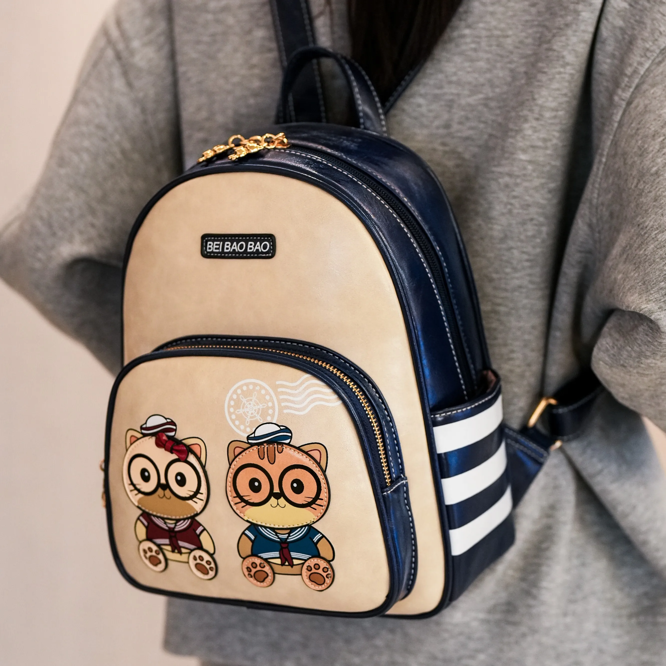 

Women Backpack Korean Style High Aesthetic Dual Shoulder Bag 2026 New Fashion Versatile Cute Cartoon Outdoor Short Trip Bag