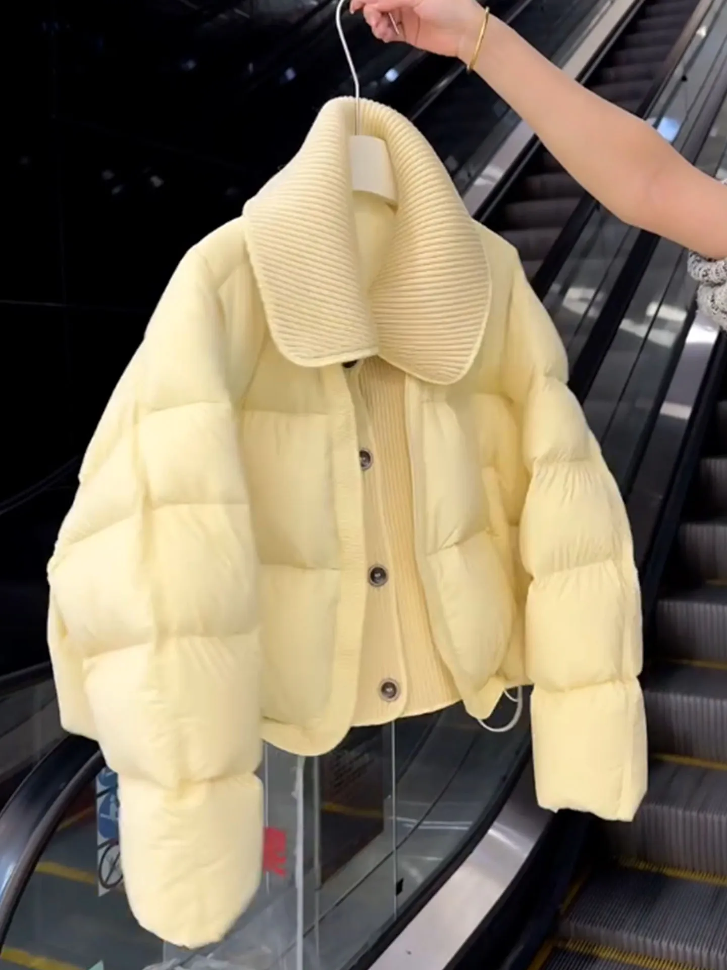 Piumino da donna Thiened ort Jaet Du piumino caldo Schiuma gialla Tartaruga Ba Design Inverno 2025 Nuovo Sle Casual Pendolarismo