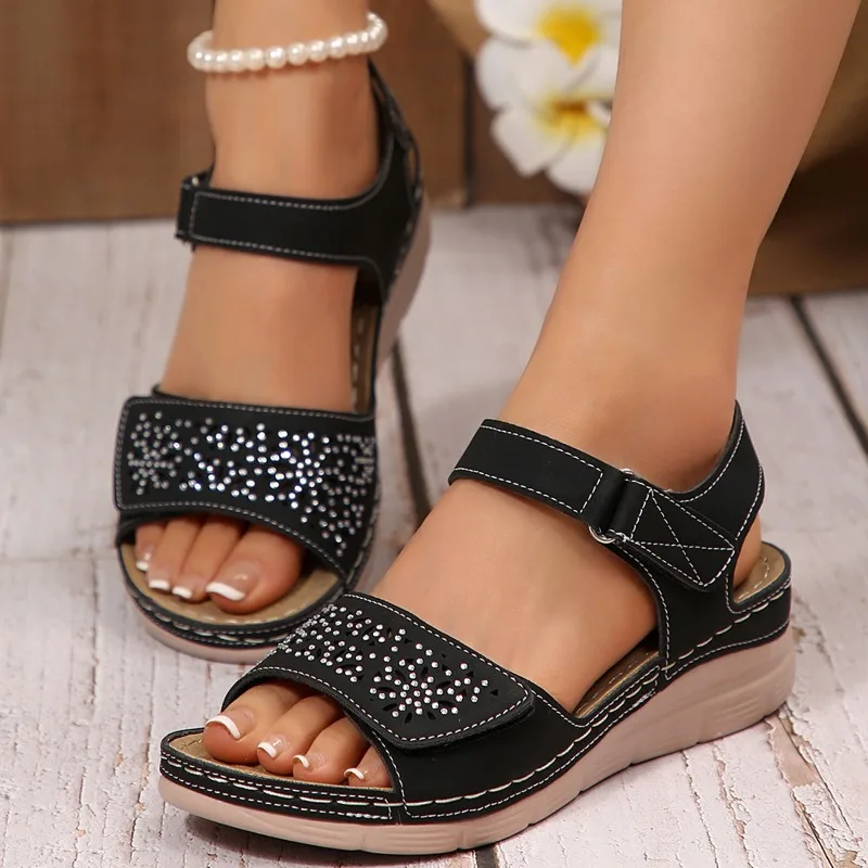 2026Fashionable Open-toe Large Size Lightweight Women's Shoes for Summer New Round Toe Thick Sole Comfortable Casual Sandals